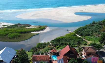Casa com 3 quartos à venda na Descanso, --, Ubatuba, São Francisco do Sul por R$ 3.900.000