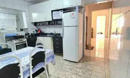 4 casas em um terreno de 213m² à venda no bairro Vila Luzita em Santo André/SP!