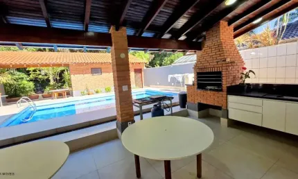 Casa de Alto Padrão na Riviera de São Lourenço - 6 suítes, área gourmet, piscina e muito mais!