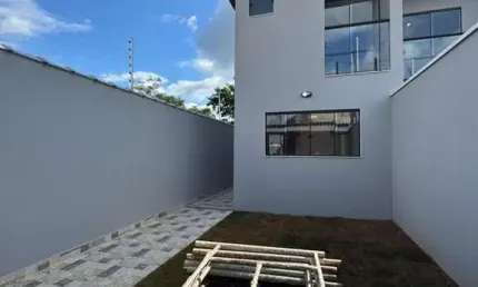 Sobrado à venda em Itaquaquecetuba, Residencial Jasmim, com 3 quartos, com 103 m²