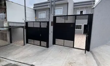 Sobrado à venda em São Paulo, Parque Guaianazes, com 2 quartos, com 70 m²