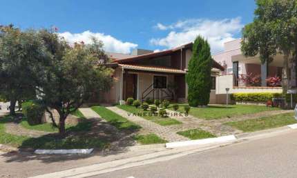BELISSIMA CASA TERREA COM ESTILO DENTRO DE CONDOMINIO FECHADO EM ATIBAIA