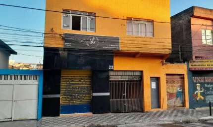 OPORTUNIDADE: EXCELENTE CASA,SALÃO E SALAS NO CENTRO DE CARAPICUÍBA!