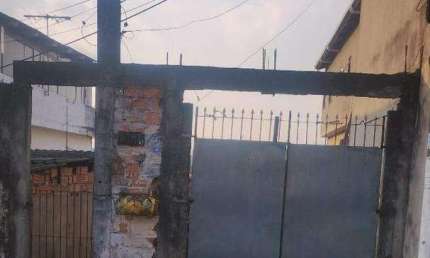 TERRENO COM CONSTRUÇÃO SEMI ACABADA - IDEAL PARA CONSTRUTORES