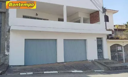 Casa á venda com duas residências no mesmo terreno !