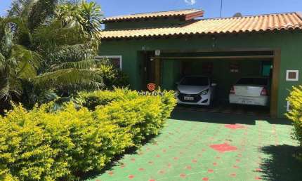 Casa para venda no Presidente Geisel com 3 quartos sendo 1 suíte, sala de 2 ambientes, 2 vagas de garagem