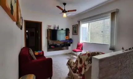 Casa à Vendas na Vila Camargo com 3 Quartos, Sendo 1 suíte