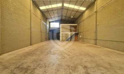 Salão para aluguel no bairro vila aviação b 344m² | escritorio | 4 banheiros | 2 salas |mezanino