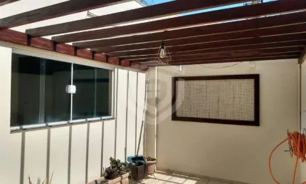 Casa jardim redentor | 3 quartos | 1 suíte | 1 sala | 2 vagas | ótima localização