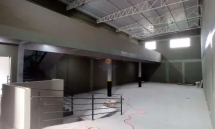 Salão comercial vila santista 441m² | 2 banheiros | 1 mezanino