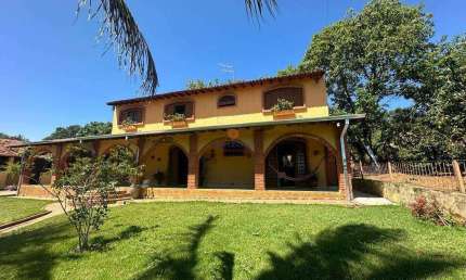Chácara / sítio com 3 quartos à venda no Jardim Santa Candida, Agudos 