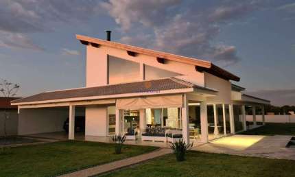 Casa com 4 suítes à venda no condomínio Recanto dos Nobres