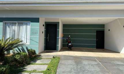 Casa para Vendas Condomínio Villaggio I com 4 Quartos, sendo 1 suíte