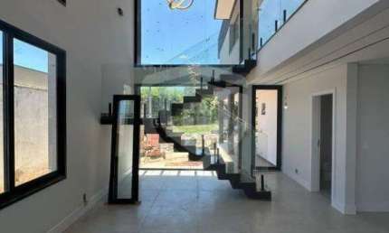Casa Sobrado com 5 suítes à venda no condomínio Residencial Vale Florido