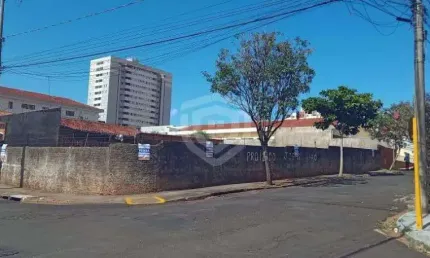 Terreno para venda no Jardim Brasil de esquina com 726m²