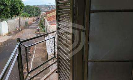 Casa sobrado com 5 quartos à venda na Vila Pacífico em Bauru