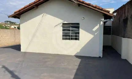 Casa para venda no Mary Dota com 2 quartos sendo 1 suíte, 3 vagas de garagem