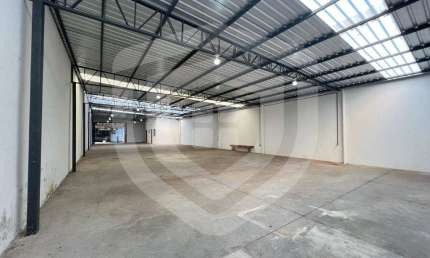 IMOVEL COMERCIAL NO CENTRO DA CIDADE | 1 SALA | 2 BANHEIROS | 1 ESCRITORIO