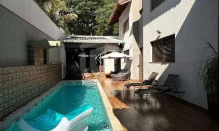 CASA RESIDENCIAL SAMAMBAIA | 5 QUARTOS | 1 SUÍTE | 4 VAGAS | MARAVILHOSA | BAURU