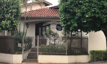 CASA TÉRREA COM AV. GETÚLIO VARGAS | 4 QUARTOS SENDO 1 SUÍTE | 5 VAGAS |