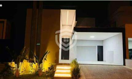Casa para venda no Tivoli 2 com 3 suítes, 5 banheiros, 2 vagas de garagem cobertas