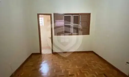 Casa para venda no Centro de Bauru com 4 quartos sendo 1 suíte, 3 vagas de garagem