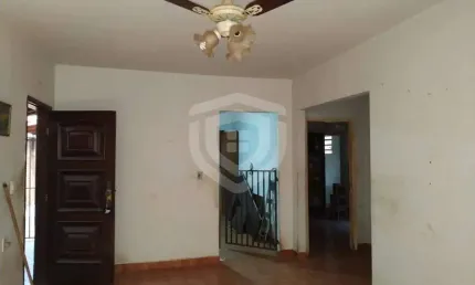 Casa para venda no Vila Santista com 968m2 de terreno e 260m2 de construção.