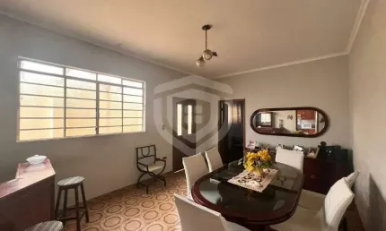 Casa com 5 quartos à venda no Centro, Bauru 