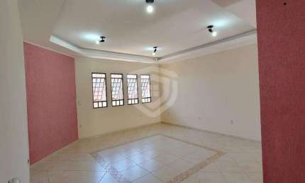 Casa térrea para venda no Terra Branca com 3 quartos sendo 2 suítes, 1 escritório e 4 vagas de garagem