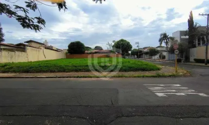 Venda de excelente lote de esquina no Vila Riachelo com 805m²