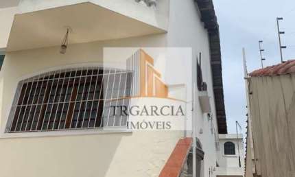 Casa Sobrado em Vila Formosa - SP: 240m², 3 quartos, 3 banheiros e suíte por R$ 1.100.000