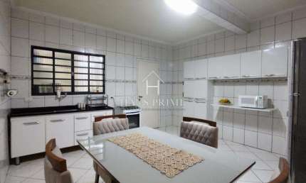 Casa à venda em Osasco, Santa Maria, com 2 quartos, com 250 m²
