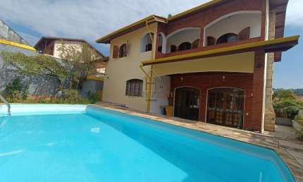 Venda | Casa com 560 m², 5 dormitórios, 3 vagas. Condomínio Nova Higienopólis, Jandira SP
