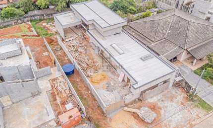 Casa à venda na Granja Viana, Jardim Passárgada I, com 3 suítes, 371 m², Condomínio Vila de Macedônia R$ 2.500.000,00