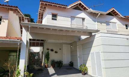 Casa à venda em Cotia, Jardim Rebelato, com 2 quartos, com 106 m², Condomínio Bosque dos Manacás