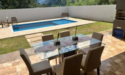 Casa à venda em Embu das Artes, Capuava, com 3 suítes, com 242 m², Bella Vittà - Vista Verde