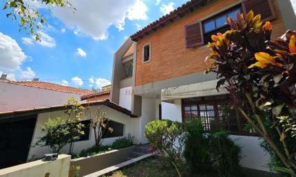 Casa à venda em São Paulo, Vila Universitária, com 3 quartos, com 260 m²