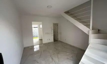 Casa à venda em Cotia, Água Espraiada (Caucaia do Alto), com 2 quartos, com 50 m²