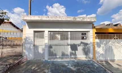 Casa à venda em Cotia, Jardim Sabiá, com 2 quartos, com 80 m²
