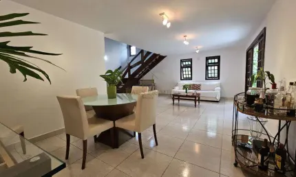 Casa à venda e para alugar em Cotia, Vila Santo Antônio, com 3 quartos, com 480 m²