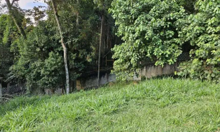 Terreno à venda em Cotia, Chácara Roselândia, com 262 m², Condomínio Parque das Rosas ll