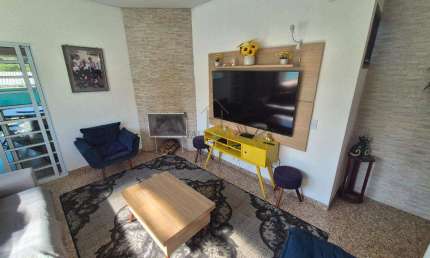 Casa à venda em Cotia, Jardim Monte Verde (Caucaia do Alto), com 3 quartos, com 215 m²