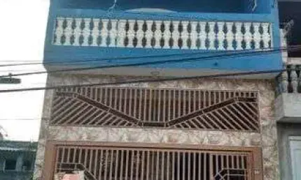Linda Casa com 3 Dormitórios (1 Suíte), 2 Vagas e Hidro Localizada no Bairro Vil