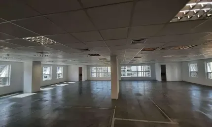 Cauaxi empresarial - sala comercial com 126m², 03 vagas e ótima localização em b