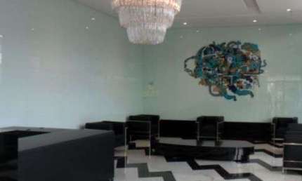 West Towers - Sala Comercial com 49m², Ar Condicionado, 2 Vagas e Excelente Loca