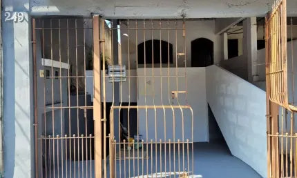 Casa com 150m², 2 Dormitórios, 1 Vaga, Sala, Cozinha e Área de Serviço em Baruer