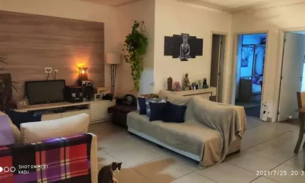 Ótima Casa Semi-Mobiliada com 200m², 4 Dorms(1 Suíte), 2 Vagas e Ótima Localizaç