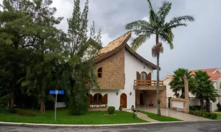 Casa com 4 dormitórios à venda, 422 m² por r$ 2.800.000 - residencial cinco (alp