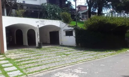 Casa com 3 Dorm (1 Suíte), Piscinas e Pomar Frutífero em Condomínio! com Suit Im