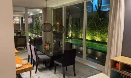 Casa Mobiliada com 400m² em Residencial Alphasitio - 5 Quartos (4 suítes), 4 Vag